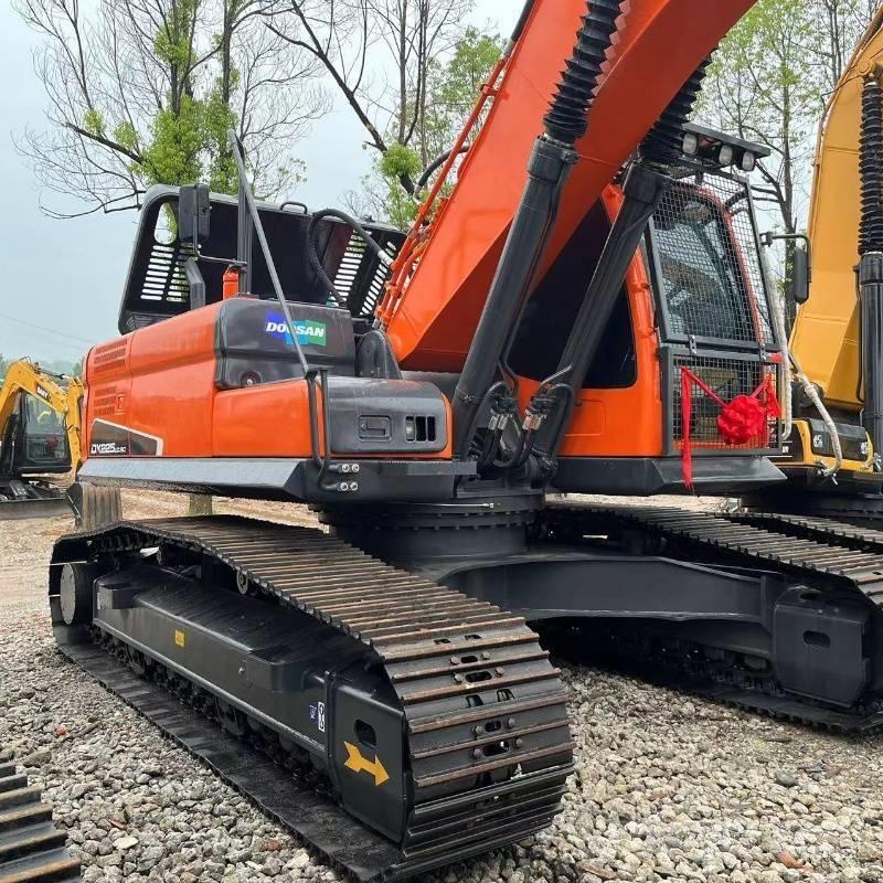 Doosan DX 225 Escavadoras de rastos