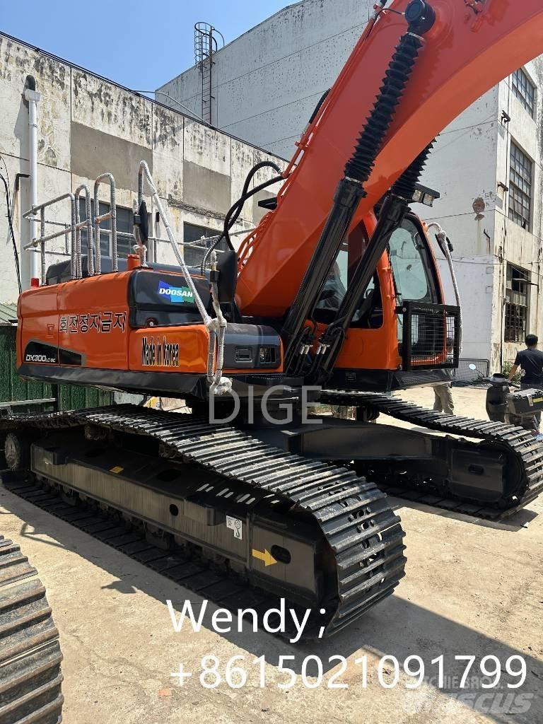 Doosan DX 300 Escavadoras Midi 7t - 12t