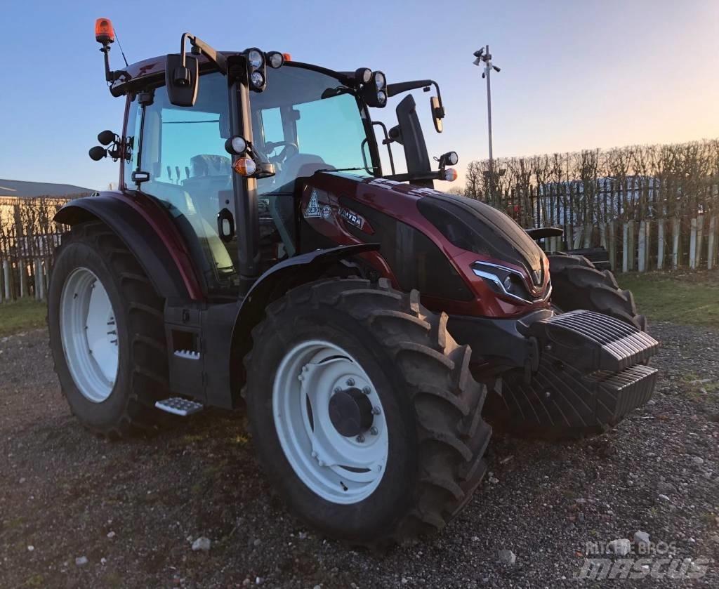 Valtra G125EA Tratores Agrícolas usados