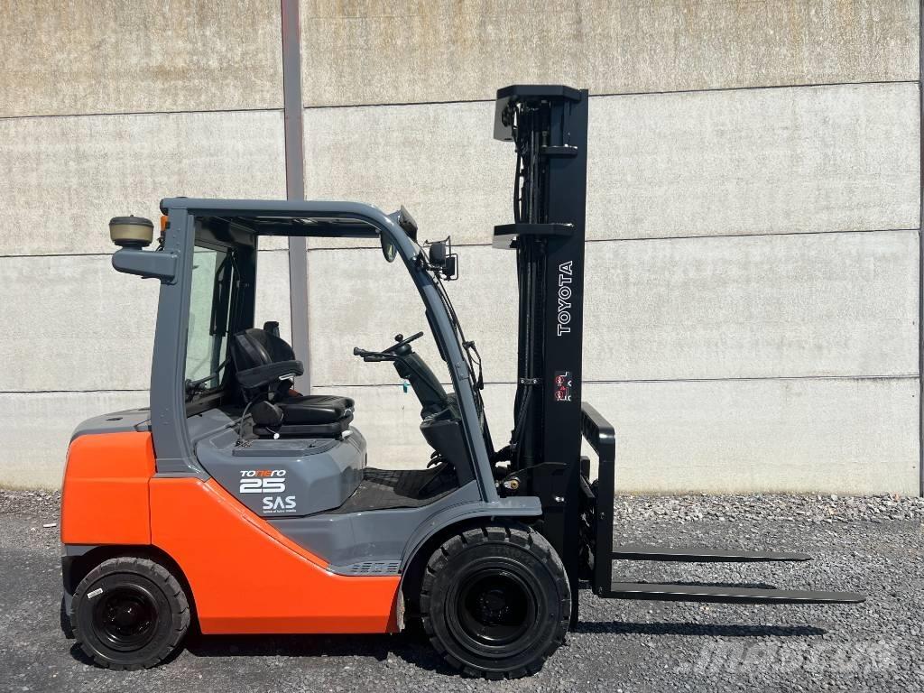 Toyota 02-8 FDF 25 Empilhadores Diesel