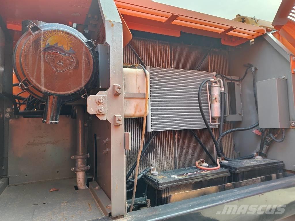 Hitachi ZX 210 Escavadoras de rastos