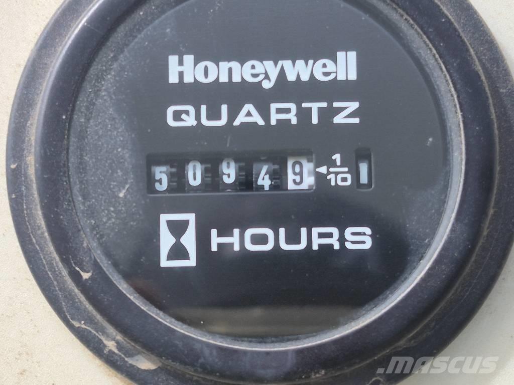 SkyJack SJ 66 T Elevadores braços articulados