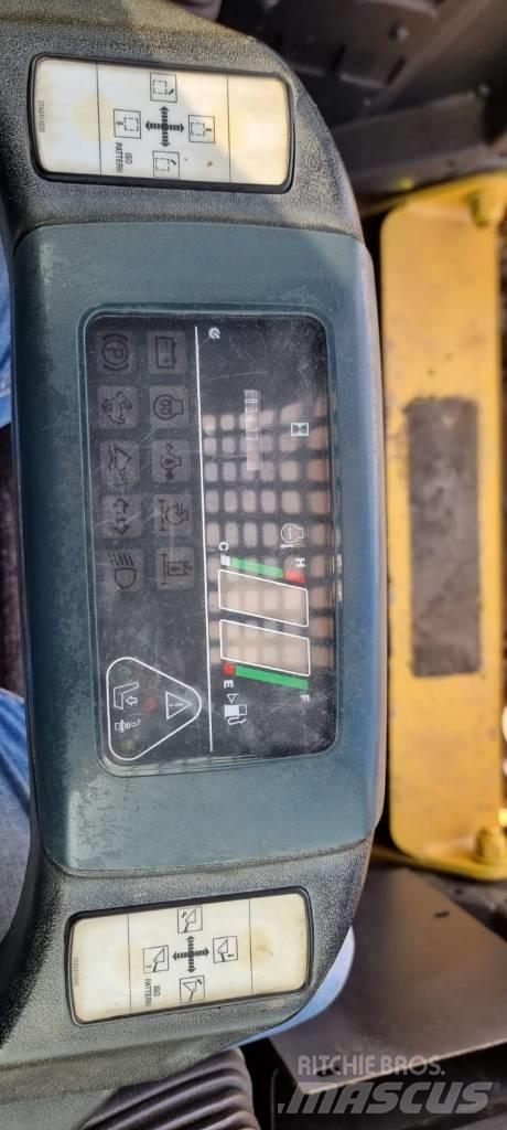 Komatsu CK 35-1 Carregadoras de direcção deslizante