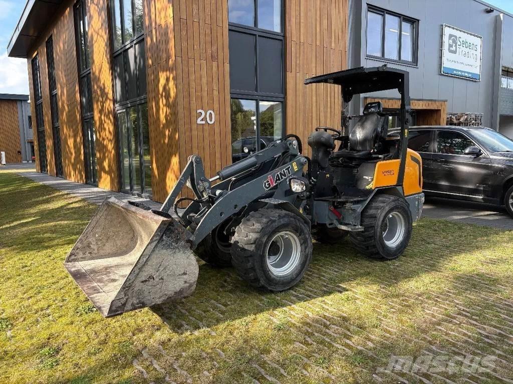GiANT V452T X-tra Mini carregadoras