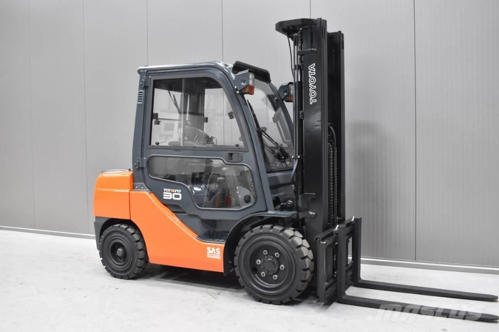 Toyota 06-8FD30F Empilhadores Diesel