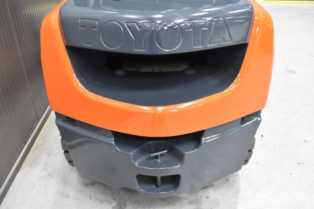 Toyota 06-8FD30F Empilhadores Diesel