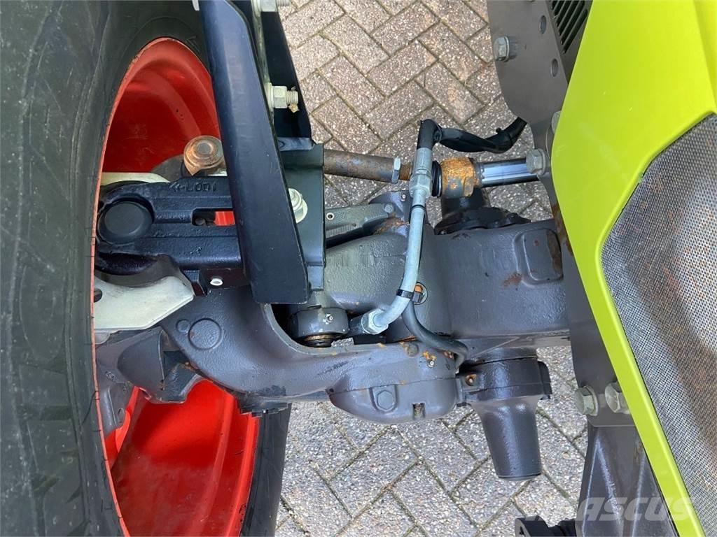 CLAAS Arion 640 Tratores Agrícolas usados