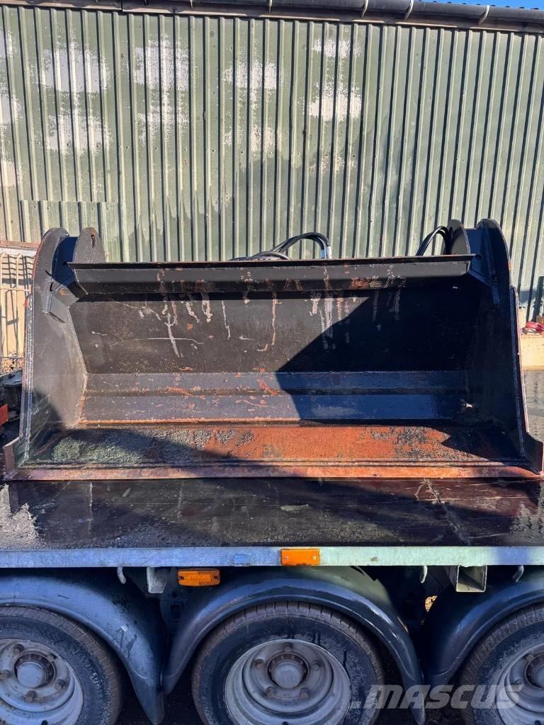 Manitou 4-in-1 Manipuladores telescópicos