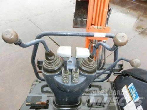 Hitachi ZX20U Mini Escavadoras <7t