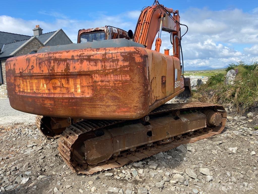 Hitachi EX 200-5 Escavadoras de rastos