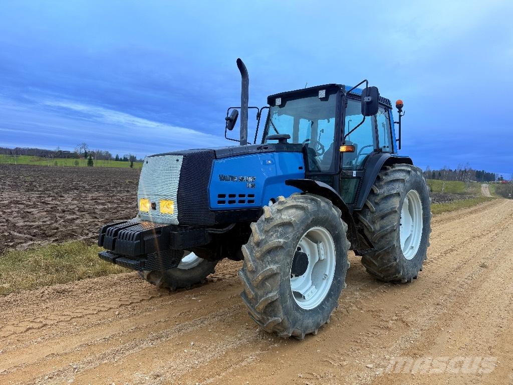 Valtra 8150 Tratores Agrícolas usados