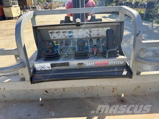 Manitou 280 ATJ Elevadores braços articulados