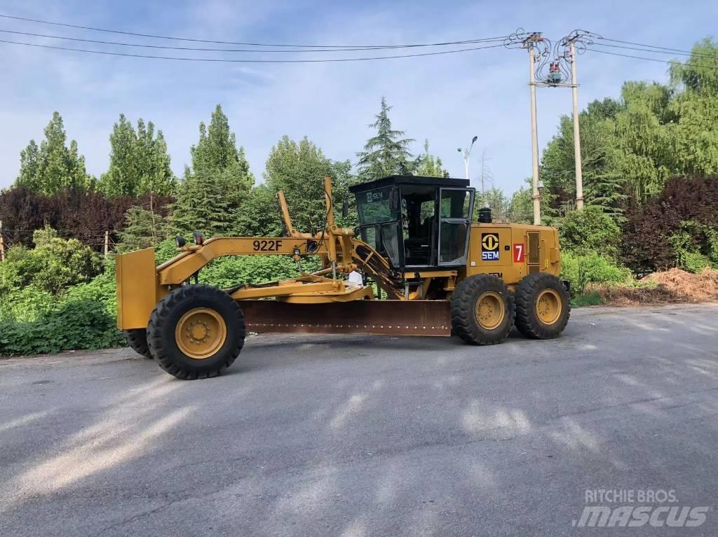 SEM 922F grader Motoniveladoras