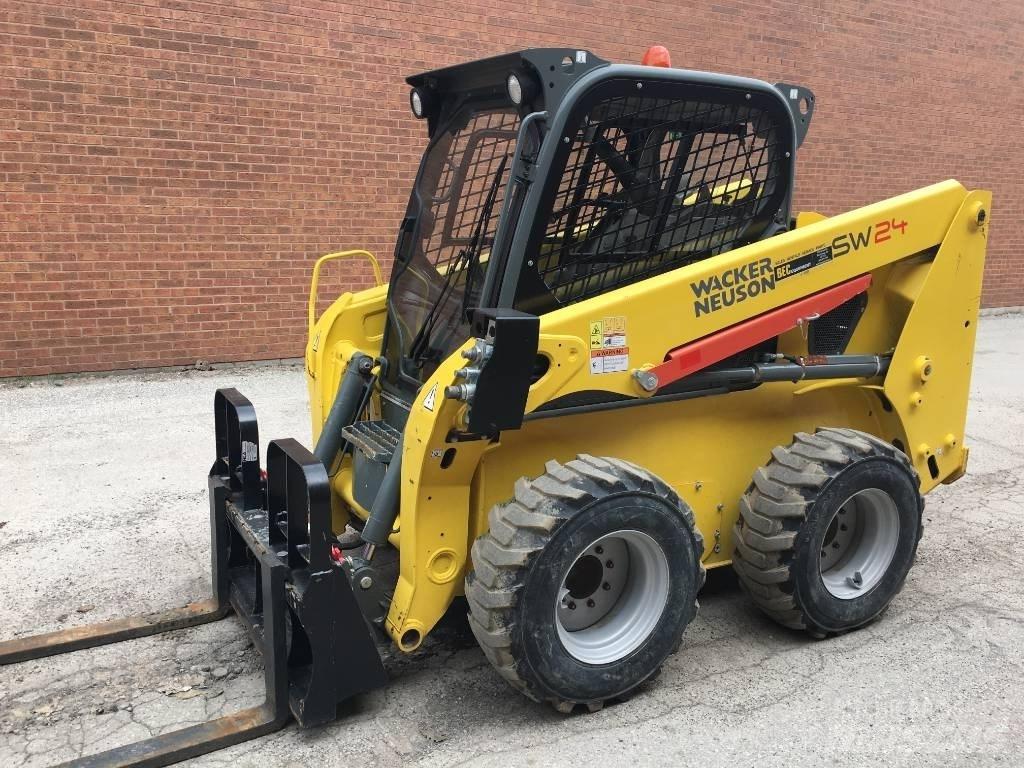 Wacker Neuson SW24 Carregadoras de direcção deslizante