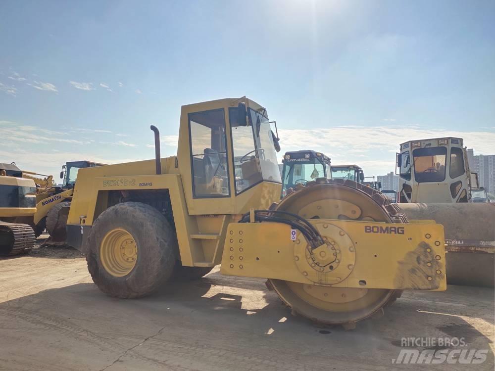Bomag BW 217 Cilindros Compactadores monocilíndricos