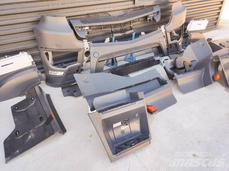 Mercedes-Benz MP4 Cabines e interior