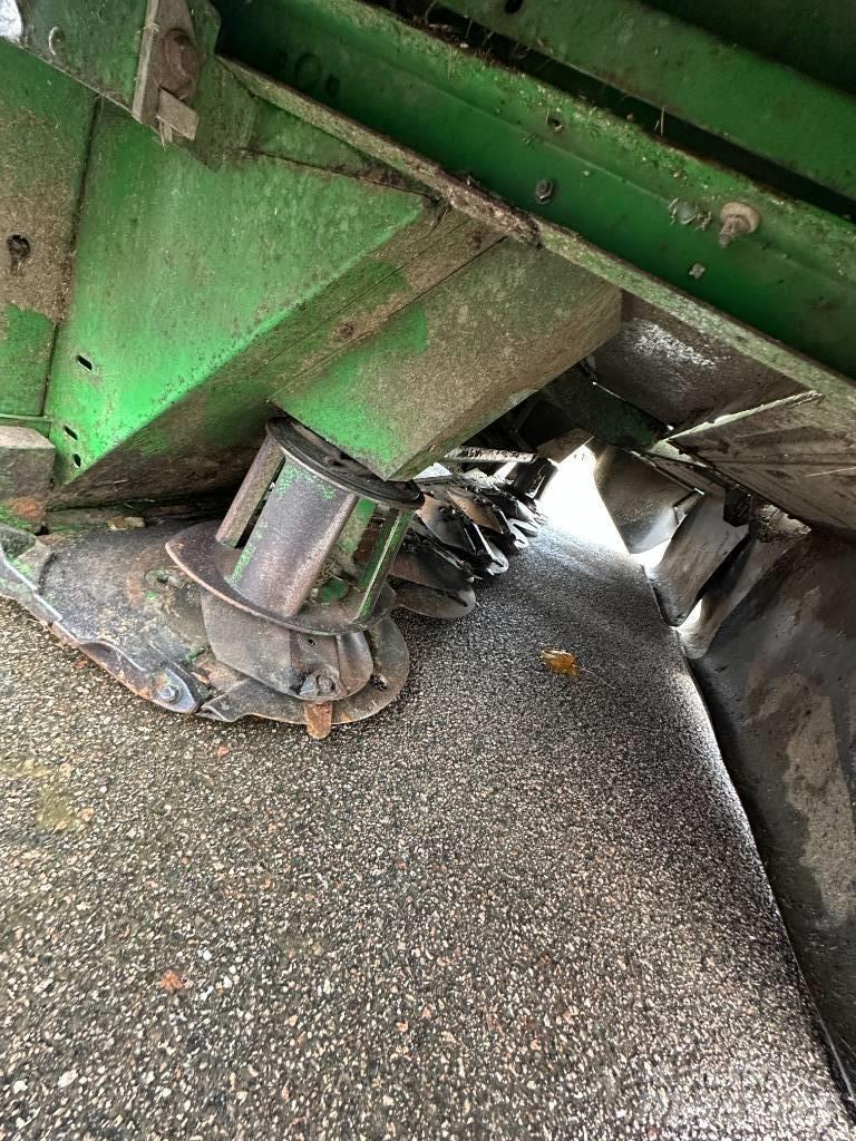 John Deere 830 Gadanheiras-Condicionadoras