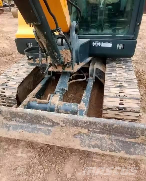 Hyundai 60vs Escavadoras de rastos