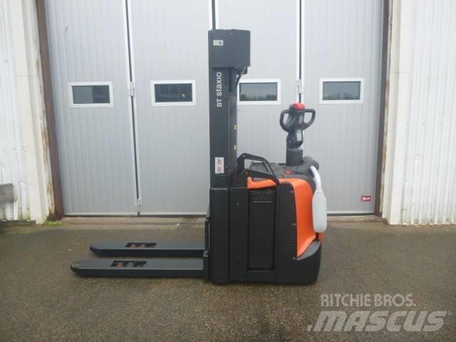 BT SPE 140L Empilhador para operador externo