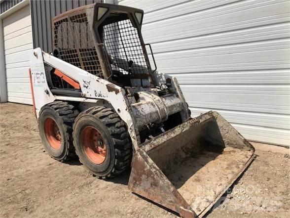 Bobcat 753 Carregadoras de direcção deslizante