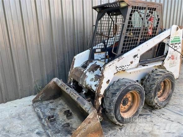 Bobcat 753 Carregadoras de direcção deslizante