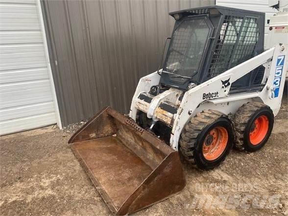 Bobcat 753 Carregadoras de direcção deslizante