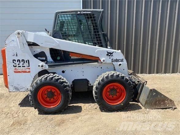 Bobcat S220 Carregadoras de direcção deslizante