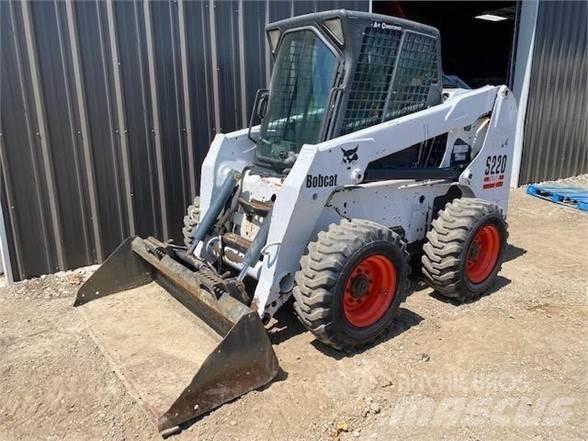 Bobcat S220 Carregadoras de direcção deslizante