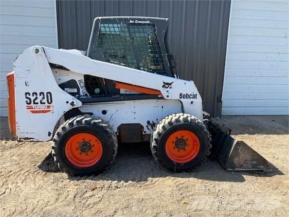 Bobcat S220 Carregadoras de direcção deslizante
