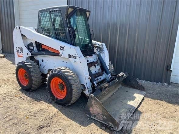 Bobcat S220 Carregadoras de direcção deslizante