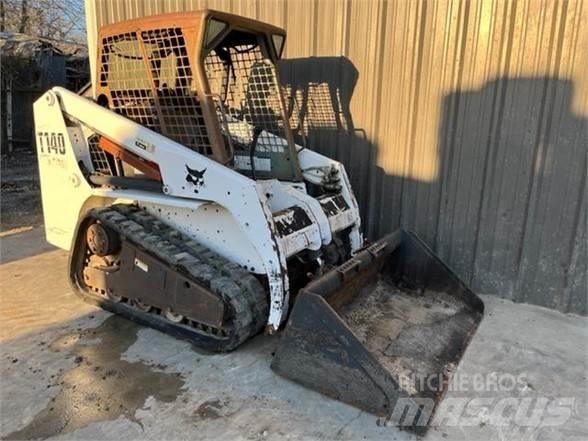 Bobcat T140 Carregadoras de direcção deslizante