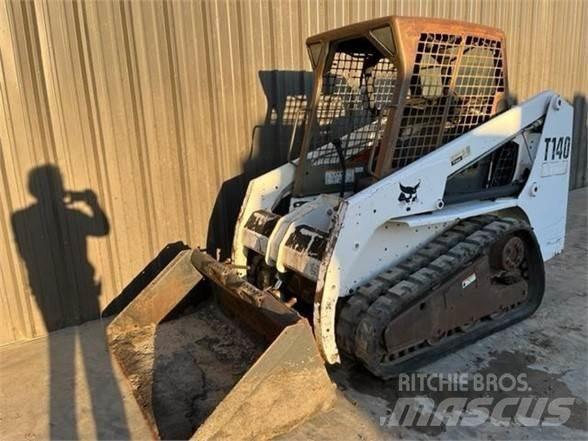 Bobcat T140 Carregadoras de direcção deslizante