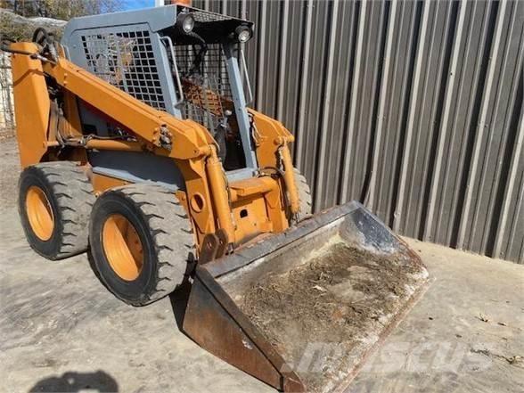 CASE 70XT Carregadoras de direcção deslizante