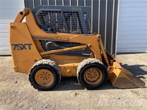 CASE 75XT Carregadoras de direcção deslizante