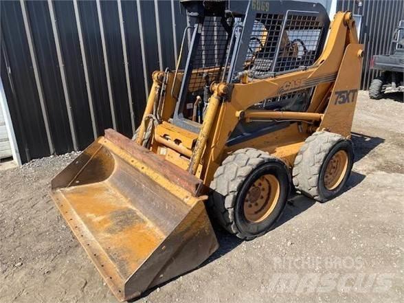 CASE 75XT Carregadoras de direcção deslizante