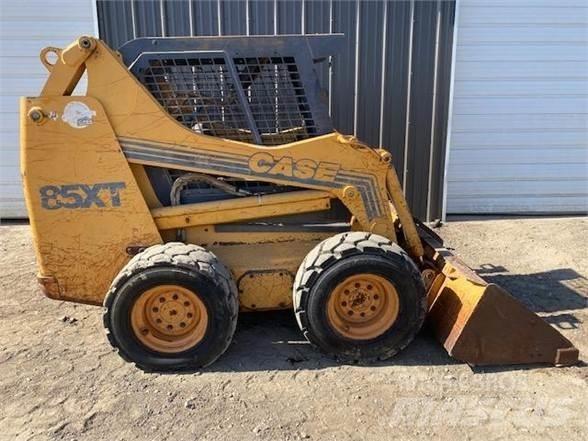 CASE 85XT Carregadoras de direcção deslizante