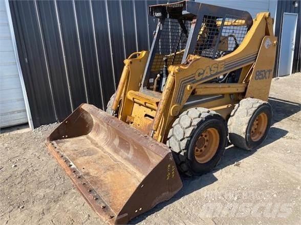 CASE 85XT Carregadoras de direcção deslizante