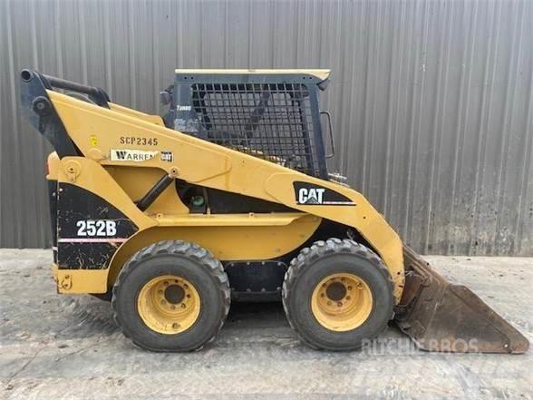 CAT 252B Carregadoras de direcção deslizante