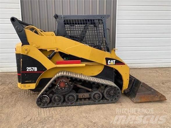 CAT 257B Carregadoras de direcção deslizante