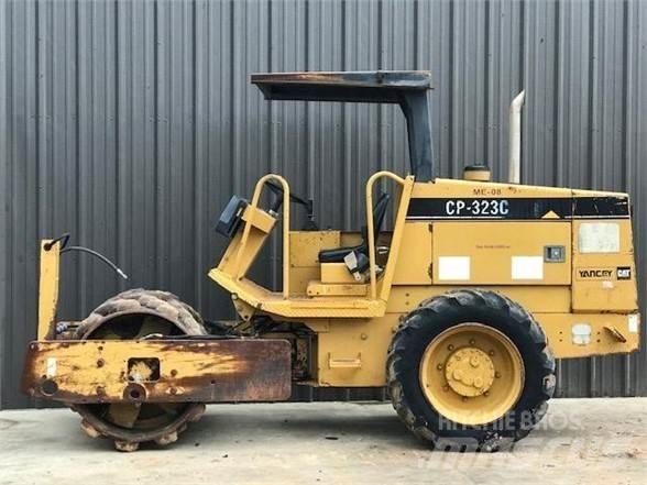 CAT CP-323C Cilindros Compactadores monocilíndricos