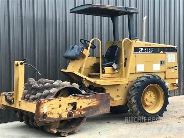 CAT CP-323C Cilindros Compactadores monocilíndricos