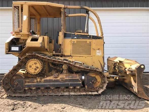 CAT D5M XL Dozers - Tratores rastos