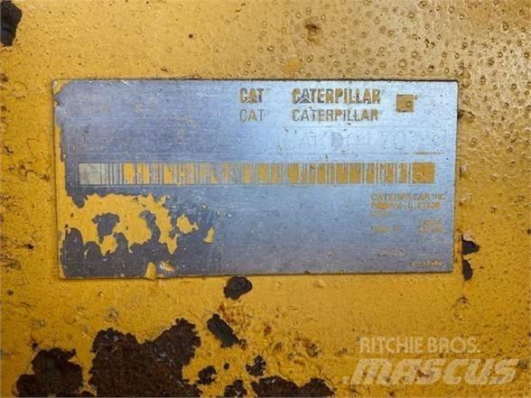 CAT D5N Dozers - Tratores rastos