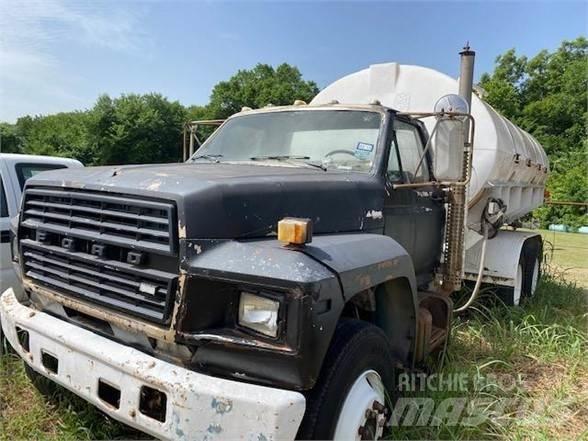Ford F800 Camiões-cisterna