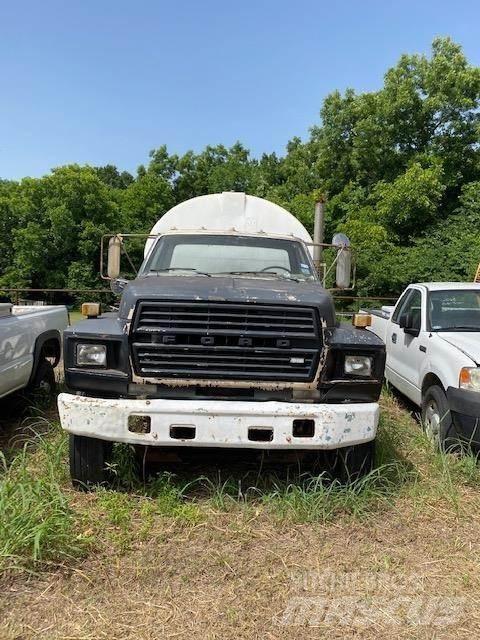 Ford F800 Camiões-cisterna