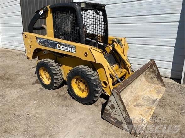 John Deere 317 Carregadoras de direcção deslizante