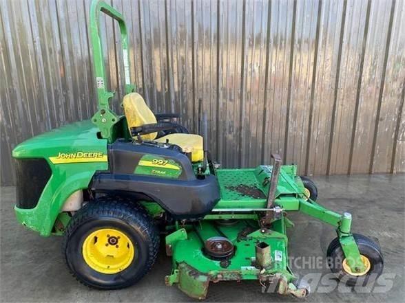 John Deere 997 Corta-Relvas Zero turn