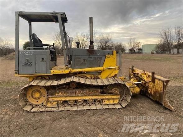 Komatsu D32P-1 Dozers - Tratores rastos