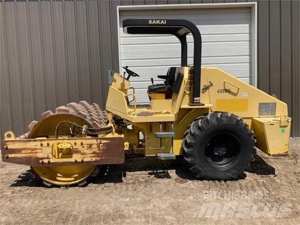Sakai SV410 Cilindros Compactadores monocilíndricos