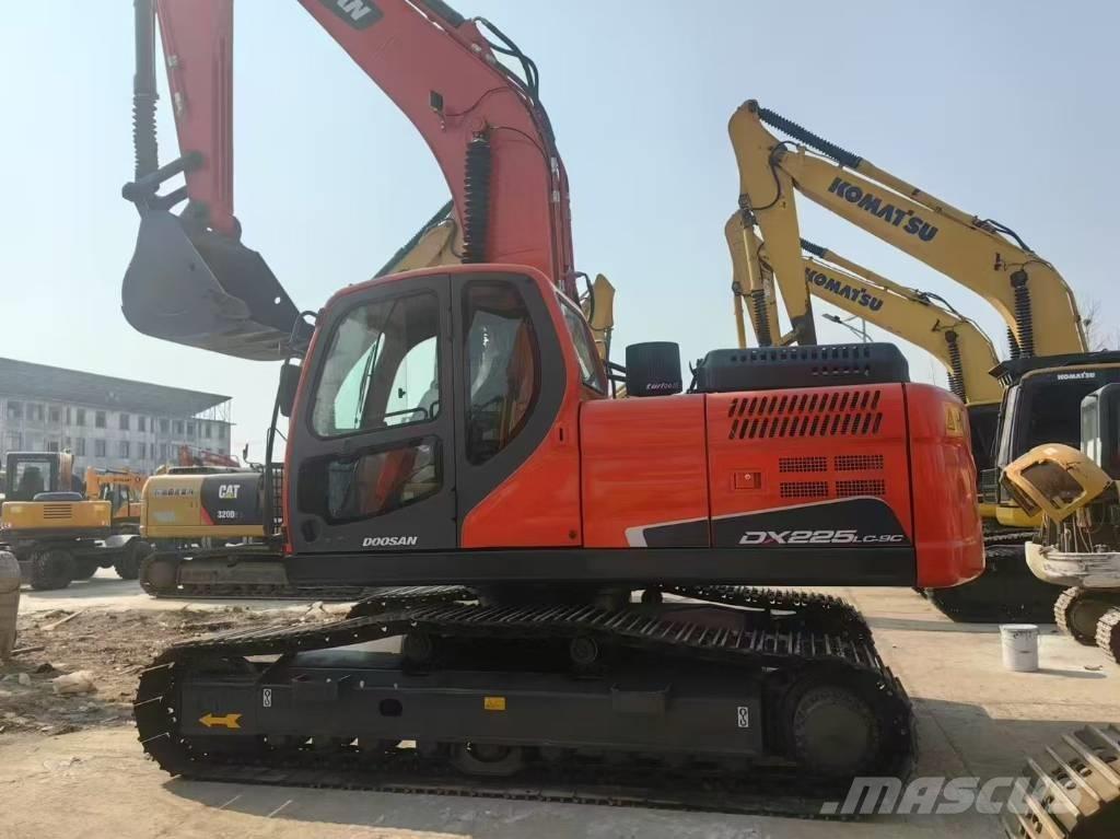 Doosan DX 225 LC Escavadoras de rastos